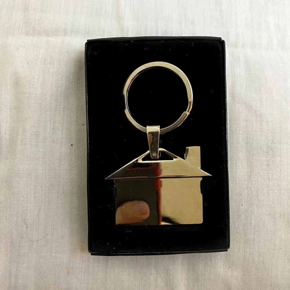 #7115 House Key Chain NOS can be engraved